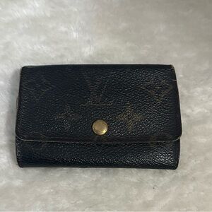 Louis Vuitton Mono 6 Key Ring Holder